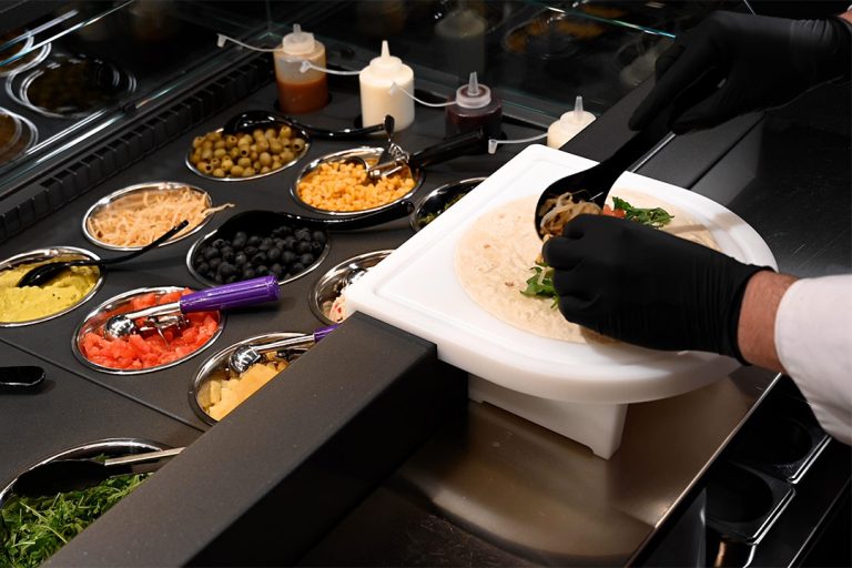 Zubereitung von Speisen am Vario Food Counter
