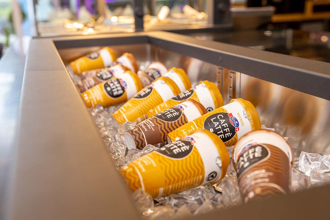 Kühlwanne mit Kaffee befüllt