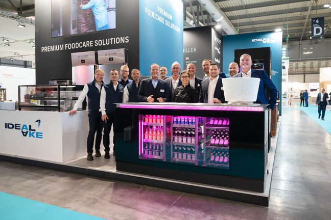 Host Messe in Mailand 2025 IDEAL AKE Messestand Team